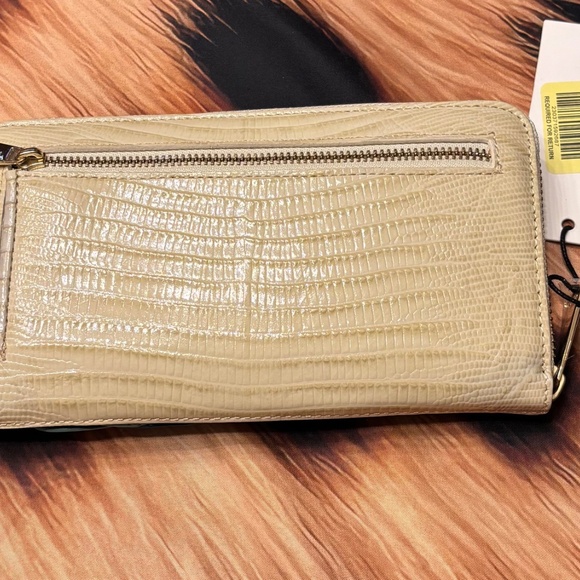 Brahmin Handbag and Matching Wallet - Picture 4 of 4